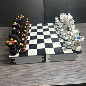 LEGO 40174 COMPLETE Chess Set -Retired-  No Box or Manual or Checkers