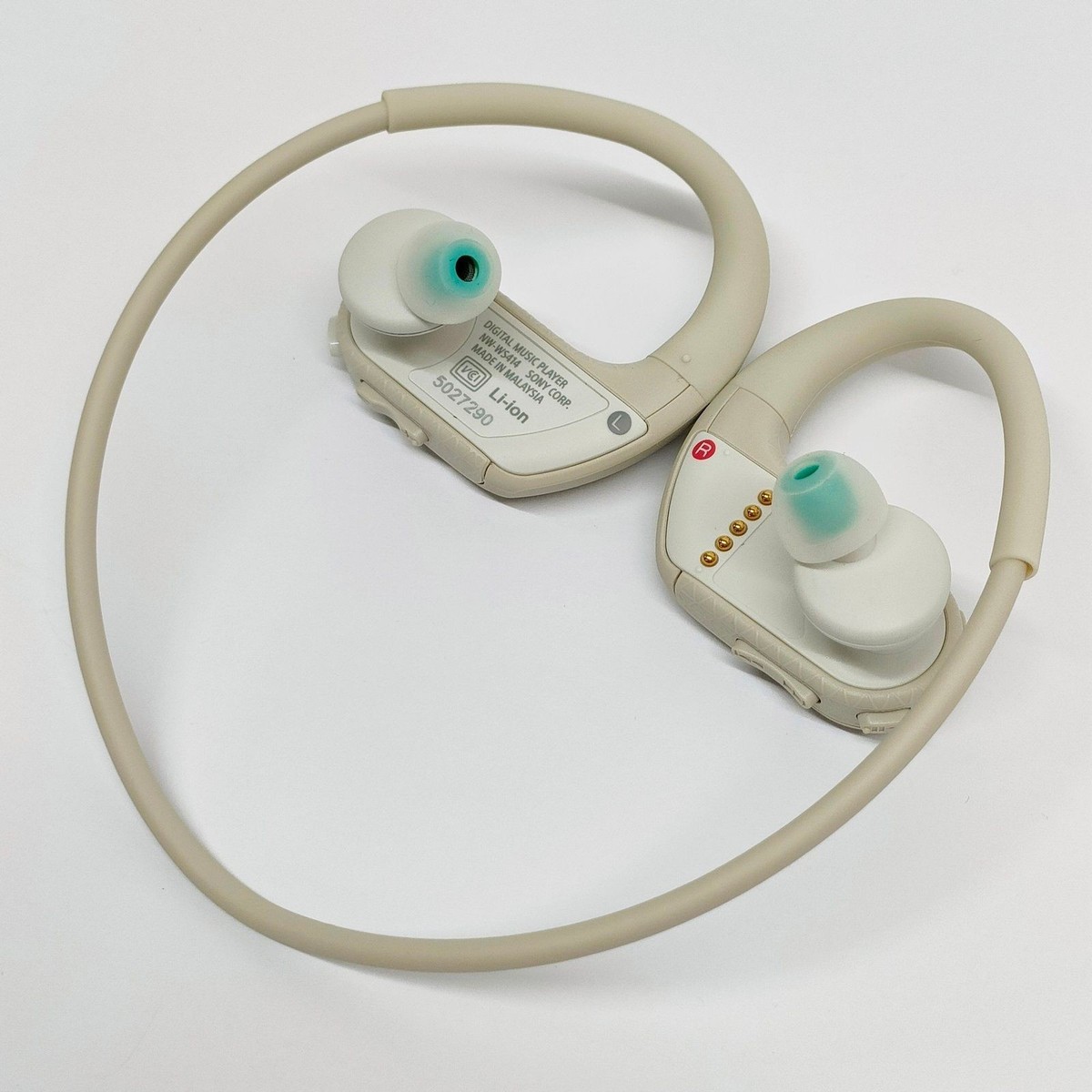 Unused! Sony NW-WS414 8GB Headphone Integrated Walkman Waterproof
