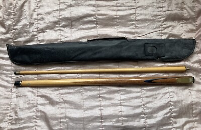 Pot Black 2 Stück Pool Queue Matchroom. Snooker Softcase mit heller Holzmaserung & Kreide