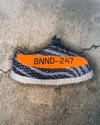 yeezy beluga slippers