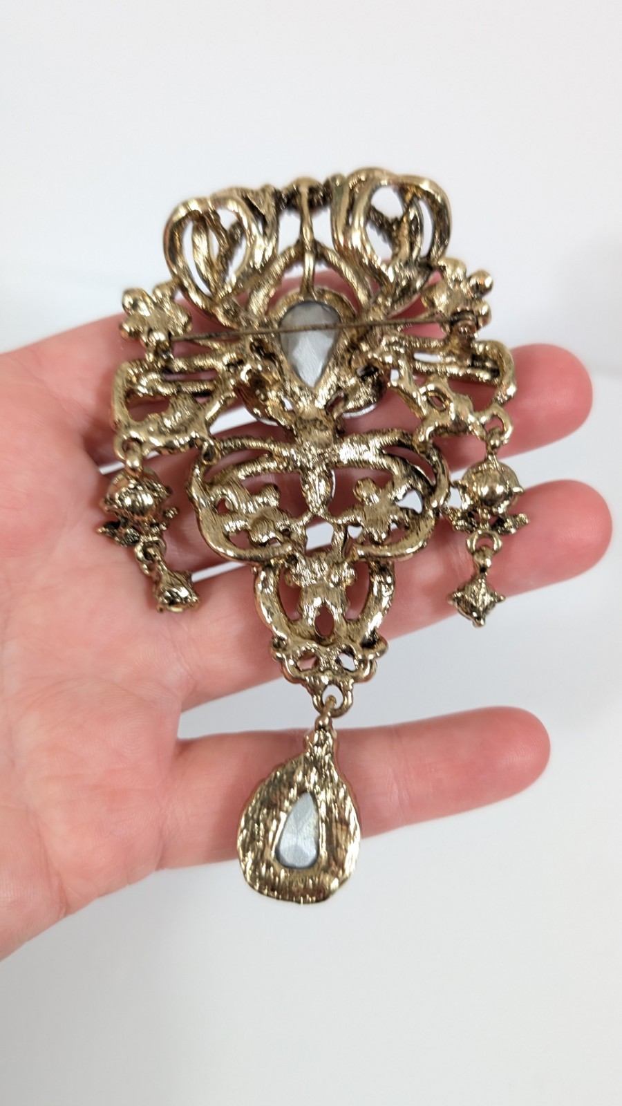 Large Elegant Dangle Rhinestone Brooch - image 5