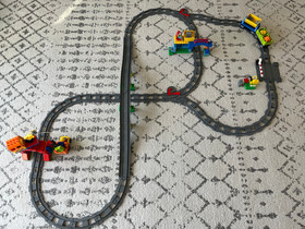 LEGO DUPLO Deluxe Train Set #10508 (Motorized Locomotive) + 10506 (extra tracks)