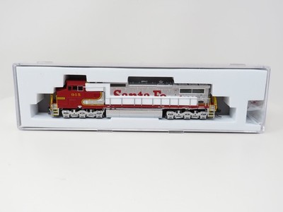 Atlas N 40005860 DCC LokSound Santa Fe Warbonnet GE Dash 8-40CW Diesel Train