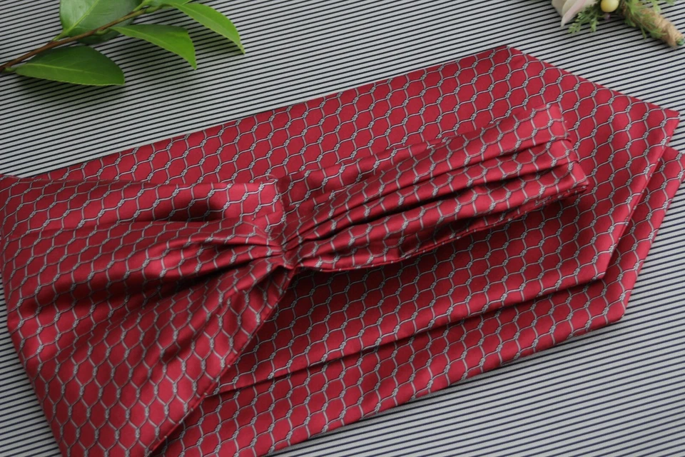 Men's Cravat Ascot 100%silk Gift Box A091 Red Ornament Print - Image 4 of 4