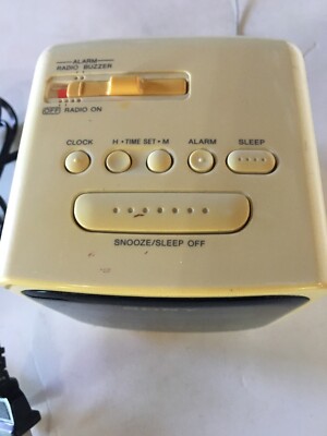 Sony Réveil & Alarme & Radio Cube Beige Dream Machine Sony Réveil & Alarme & Radio Cube Beige Dream Machine