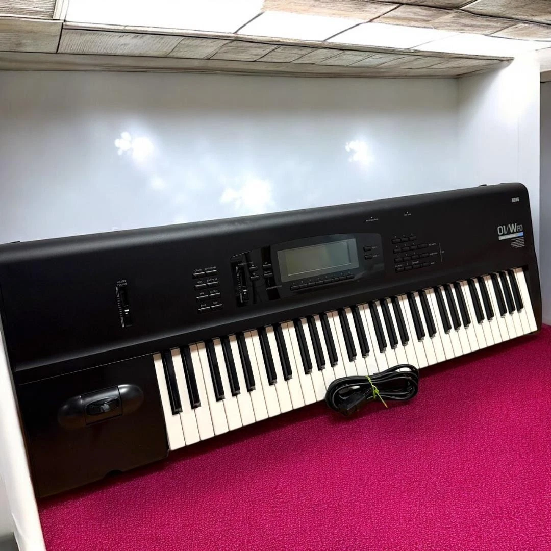KORG シンセサイザー　01/W PRO ピアノ　音楽　現状品 KORG シンセサイザー 01/W PRO ピアノ 音楽 現状品 KORG