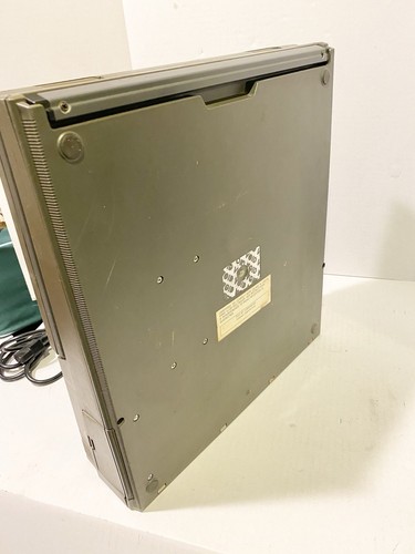 (1989) Vintage Toshiba T3200 Laptop. Turns On, As Is. - Picture 11 of 12