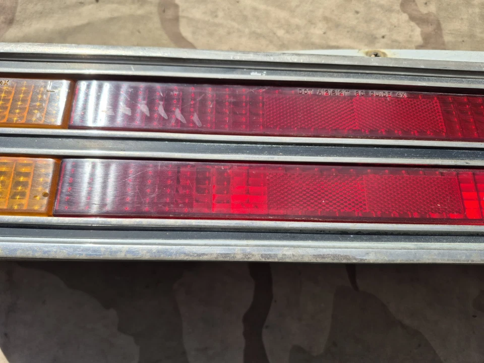 GM 5970311 1980-1981 Buick Skylark Limited LH luz trasera roja señal de giro OEM Foto 4 de 4