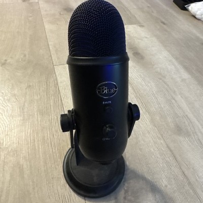 Blue Yeti USB Microphone Condenser Microphone A00132 - Black - NO