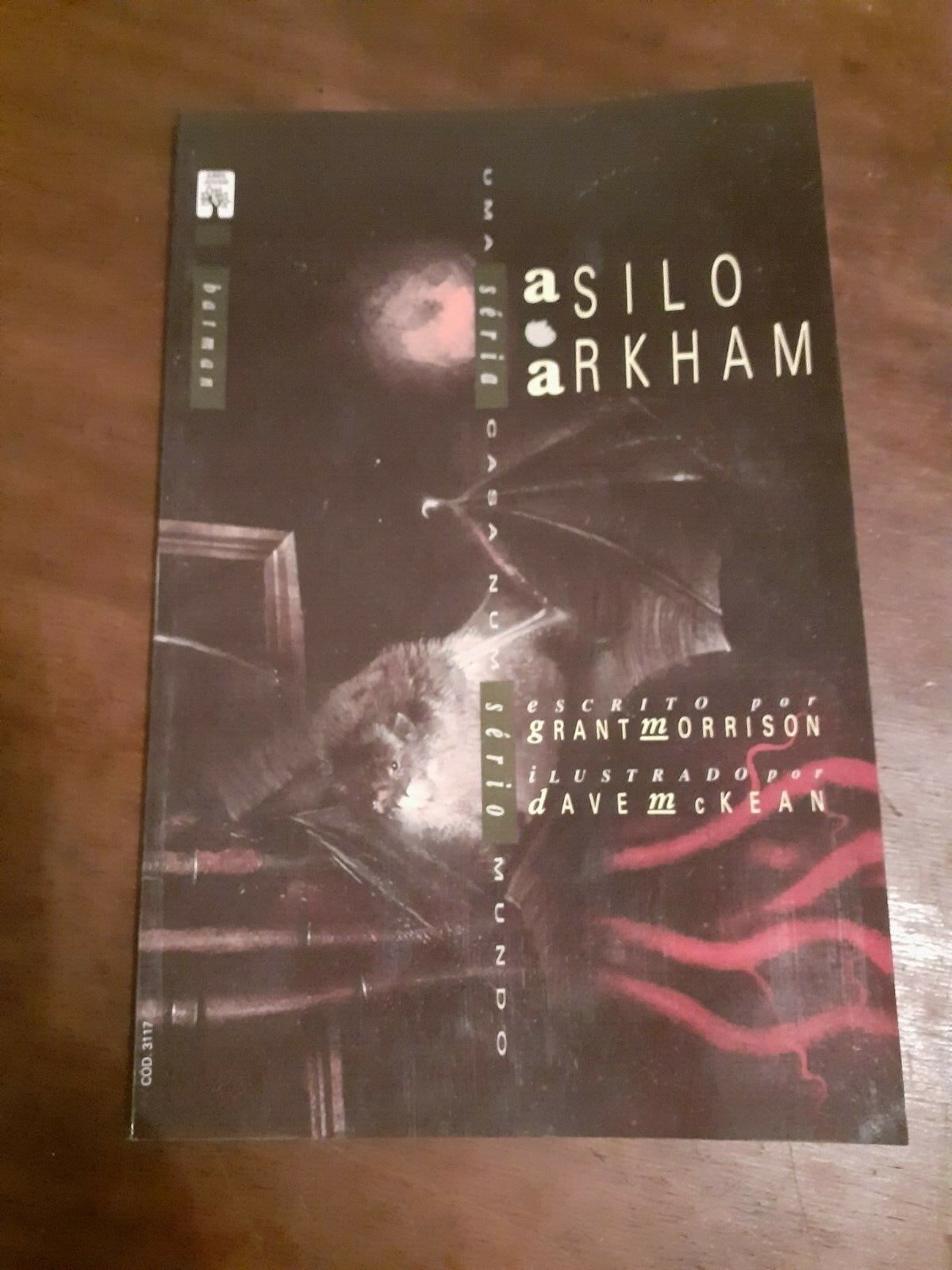 Batman Asilo Arkham 1990 revista de cómics Grant Morrison Dave McKean portugués