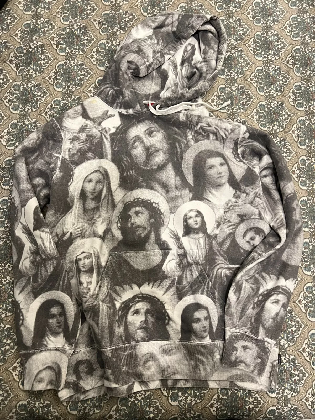 Pull à capuche Supreme Jesus and Mary moyen