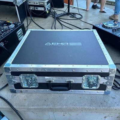Penn Elcom Pro Audio DJ/AV Computer Equipment Gear Case 24 x24 x8 