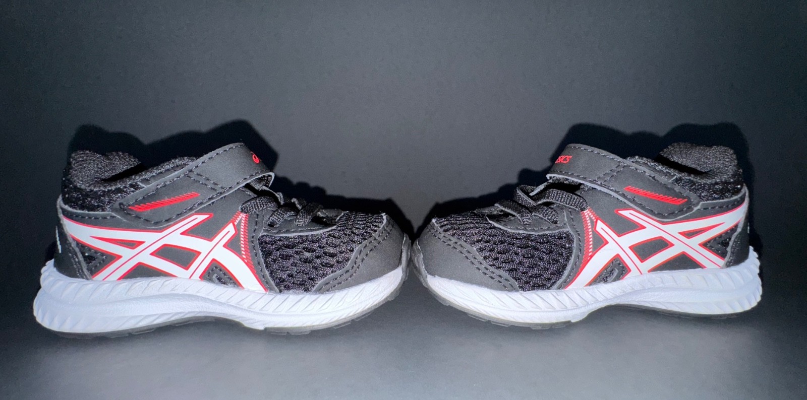 Black/white/red Great Shape