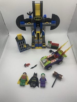 Lego Juniors Batman 10753 The Joker Batcave Attack DC Comics Complete w Minifigs