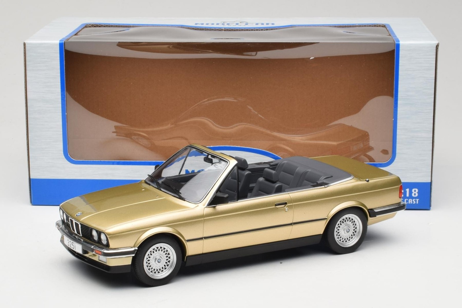 MCG18544 BMW 325i E30 Beige Cabriolet MCG 1:18