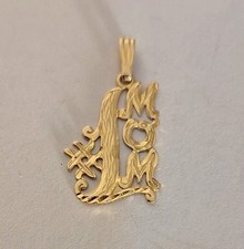 vintage 14K yellow gold #1 Mom pendant great condition.