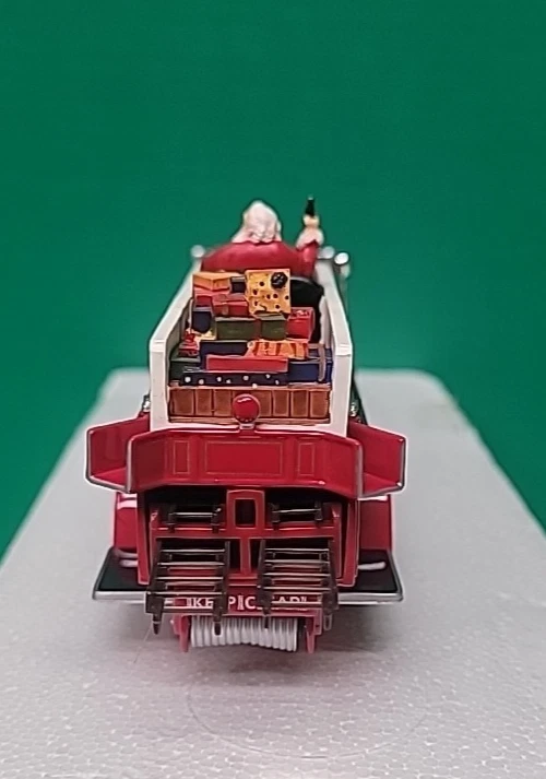 Matchbox 1930 Ahrens Fox Coca-Cola Holiday Fire Engine YYM35193 - Image 4 of 4
