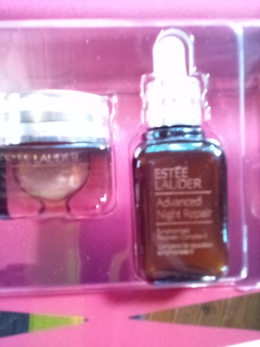 New In Box Estee Lauder nudes & glam blockbuster cool makeup + skincare gift set - Picture 12 of 15