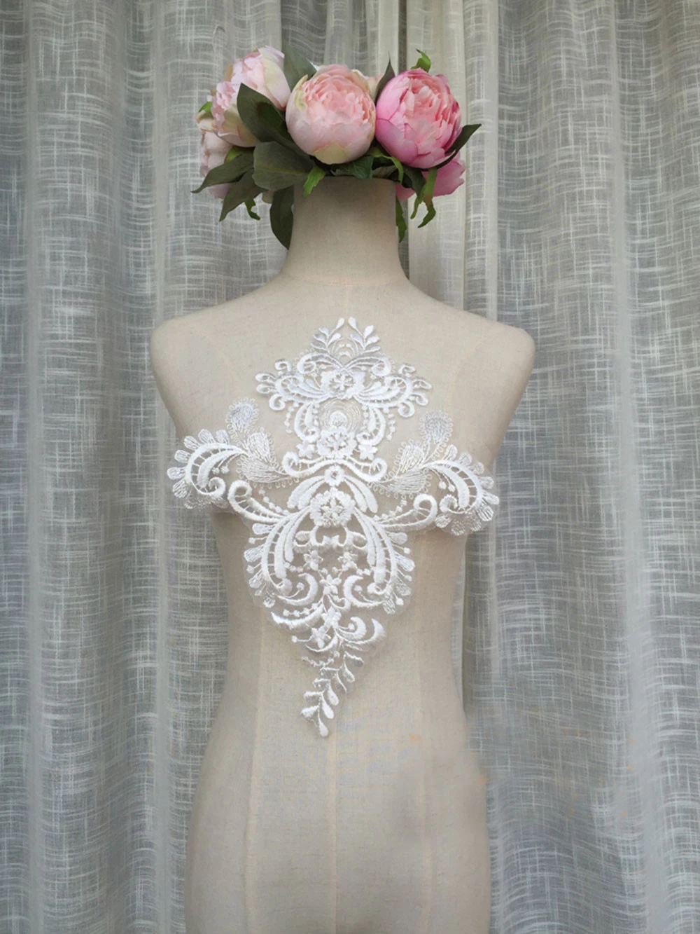 OFF WHITE Abito da sposa bianco sporco pizzo orlo ricamo motivo floreale costume applicazione 1 pz