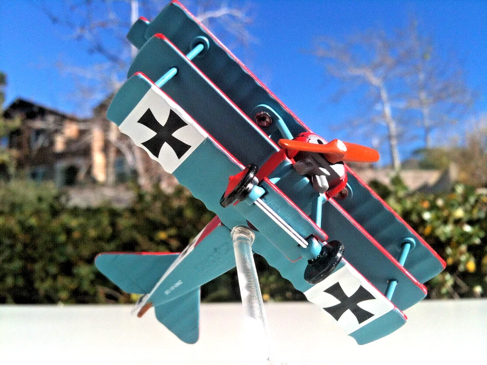 Corgi Fokker Dr I Triplane -The iconic "Red Baron" Die-cast 1:120 scale NO BOX - Image 2 of 4