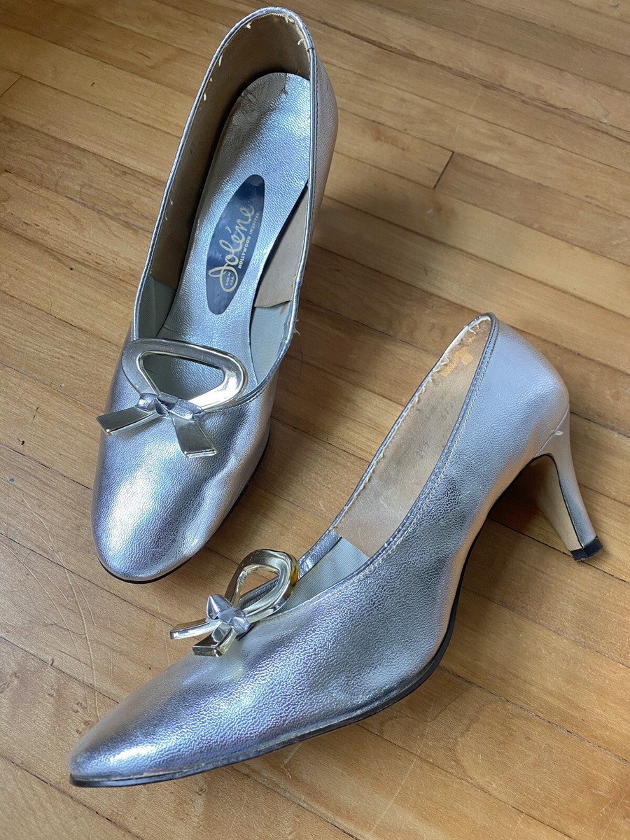 Vintage 1960s SILVER SHOES Metallic Heel Mid Mod Heels Space Vintage 1960s SILVER SHOES Metallic Heel Mid Mod Heels Space