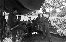 WW2 WWII Photo World War Two / US Army Soldiers in Action Normandy July 1944