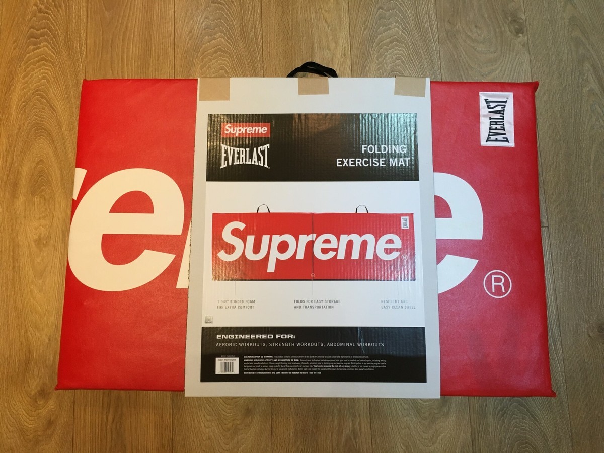 Supreme Everlast Red Folding Exercise Mat FW17 Brand New In Supreme Everlast Red Folding Exercise Mat FW17 Brand New In