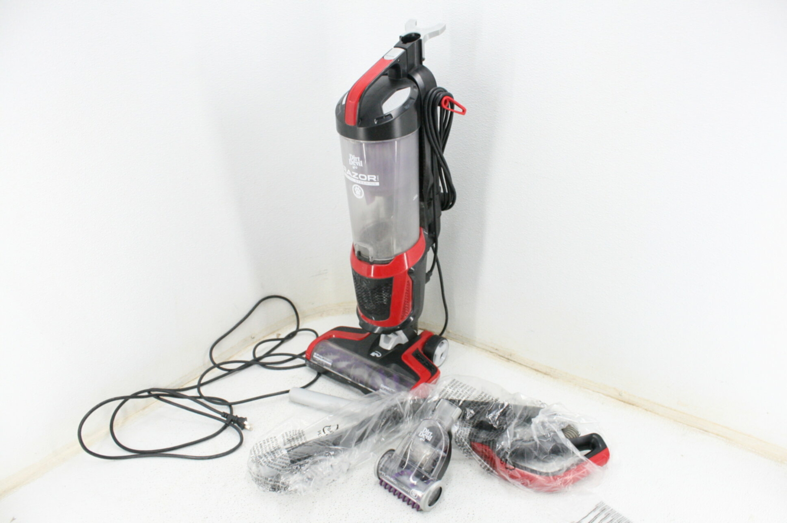 Dirt Devil Razor Pet Bagless Multi 