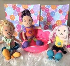 Lote de 3 muñecas de peluche vintage Groovy Girls juguete Manhattan años 2000 y sofá de gran tamaño