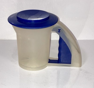 Tupperware Sift N Style Store Flour Sifter #3347 Squeeze Handle with Base/Lid