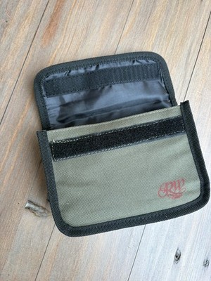 Richard Wheatley Black Tube Fly Box For 28 Fly`s, with pouch.