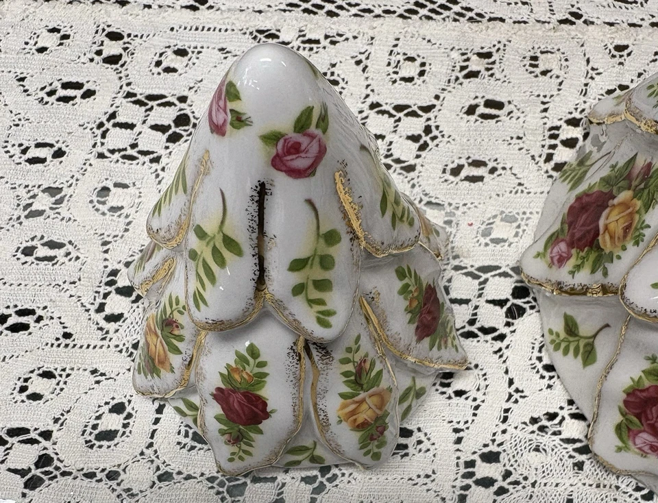 Royal Albert Bone China Cookie jar Christmas Tree shaped Old Country Roses NEW - Image 4 of 4