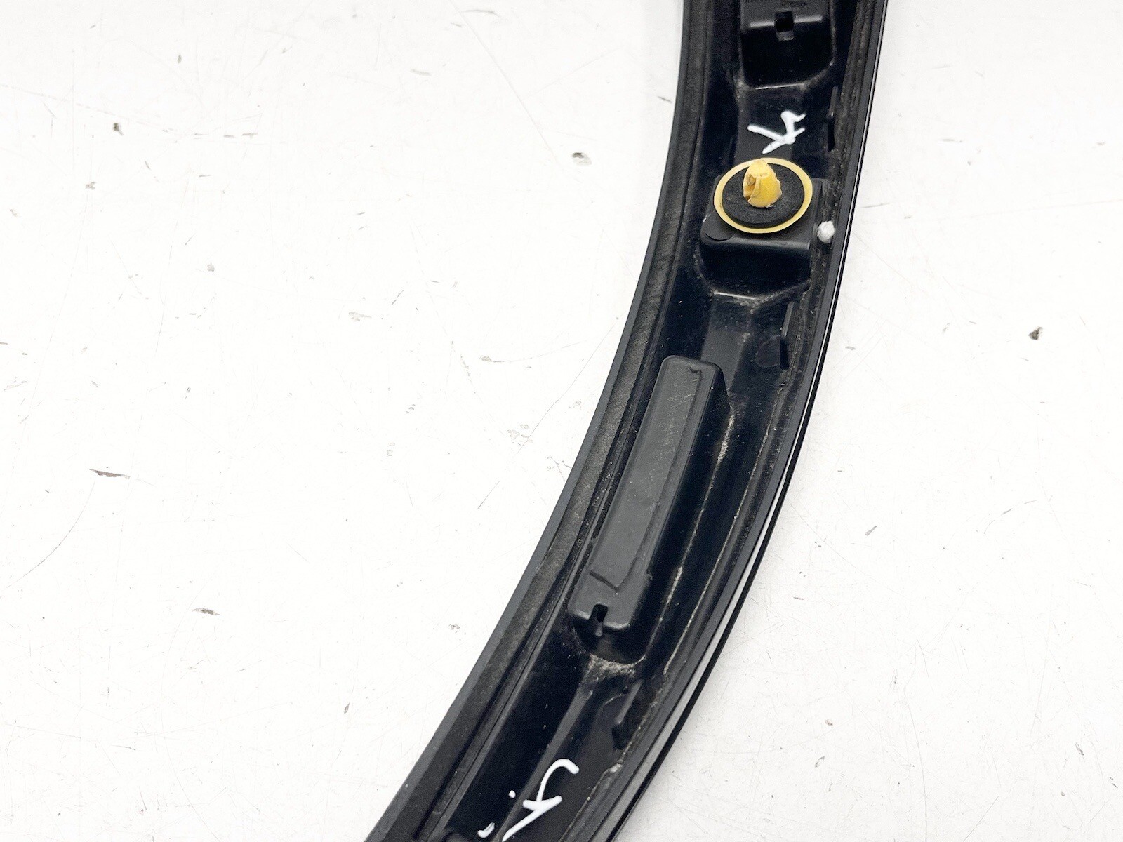 ⭐️2017-2019 MASERATI LEVANTE TAILGATE LIFTGATE BACK DOOR LEFT SPOILER MOLDING OE