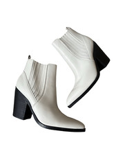 Marc Fisher Merkel Heeled Leather Western Booties size 9 Ivory