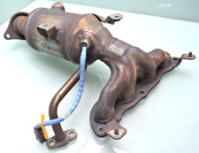 TOYOTA YARIS P9 / 1,33 99PS / ABGASKRÜMMER KRÜMMER + KAT KATALYSATOR (YJ111)