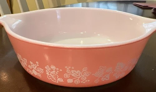 Vintage Pyrex 471   White Gooseberry Print on Pink   1 Pint Casserole  USA