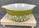 Vintage Pyrex Green Spring Blossom Crazy Daisy 475-B 2 1/2 Qt Casserole Dish