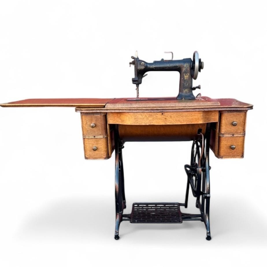 Vintage Wheeler & Wilson No. 9 Treadle Sewing Machine Oak Cabinet USA Bridgeport