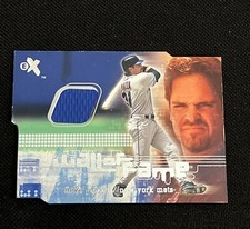 MIKE PIAZZA 2001 FLEER WALL OF FAME GAME USED PIECE OF WALL CARD NEW YORK METS