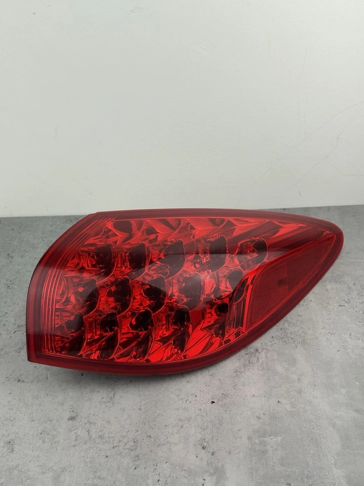 Luz trasera de pasajero derecho Infiniti Ex35 Ex37 QX50 2008-2012 montada en cuarto OEM Foto 2 de 4