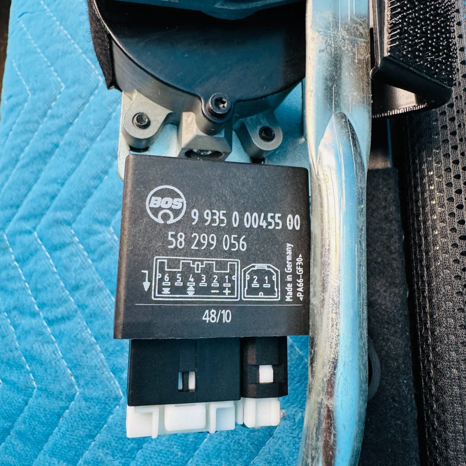 Parasol eléctrico trasero Infiniti M56 2011-2013 127 k OEM 975801MB0C Foto 2 de 4