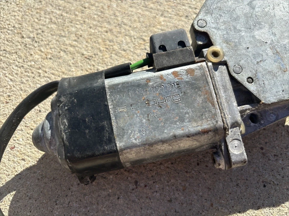 0130821018 Window Motor Left 380SE 280SE 380SEL 500SE 500SEL - Image 2 of 3