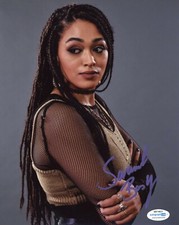 Savannah Basley Autographed Signed 8x10 Photo ACOA