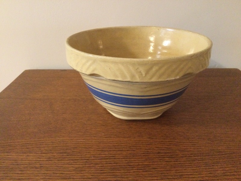 Vintage Stoneware Yelloware Bowl - 3 Blue Bands And Scallops