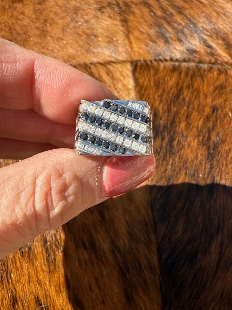 Anillo de diamantes naturales blanco/negro para hombre oro blanco de 10kt, diamantes de 1,1 kt, talla 11 Foto 3 de 4