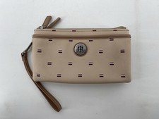 Tommy Hilfiger Wristlet Zip Clutch Wallet Breige Tan Logo Pockets Fast Shipping
