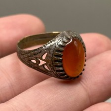 ANCIENT ROMAN BRONZE RING WITH GLASS INSERT