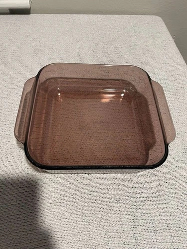 Pyrex Cranberry Square Baking Glass Dish 8x8x2. Vintage. Made In USA. 222-R