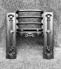 CAST IRON GEORGIAN FIRE SURROUND / FIREPLACE FRONT GRATE, ANTIQUE BARS