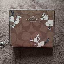COACH x PEANUTS Snoopy Print Signature Snap Wallet Limited pattern No.28